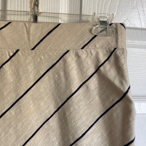 Stripe top and skirt set - Picture 15 of 16